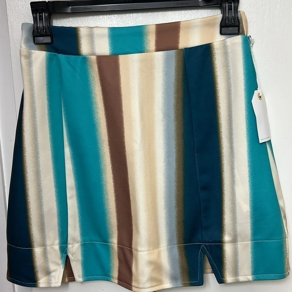 Coco + Jaimeson Striped Ponte Knit Double Slit Mini Elastic waistband, Sz S